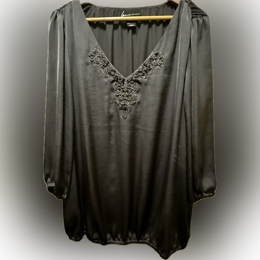 Lane Bryant 18/20 Gray/metal satin embellished v-neck blouse 3/4 sleeves